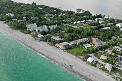 1st Floor Pvt Beach Access, New! - Heron's Walk #2