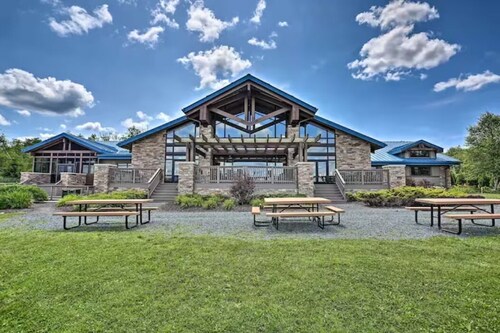 Pocono Lake House Walk To Beach Kayaks A/C
