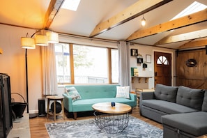 Smart TV, fireplace, table tennis, books