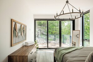 3 bedrooms, iron/ironing board, travel cot, free WiFi