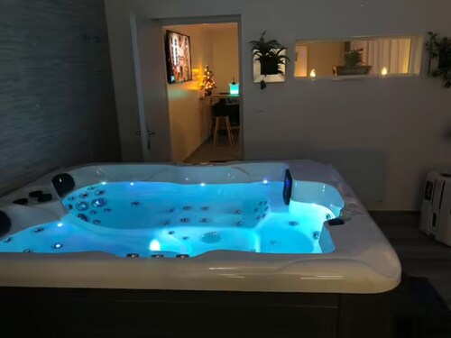 Suite Avec Jacuzzi Privatif à 15 min D'amiens