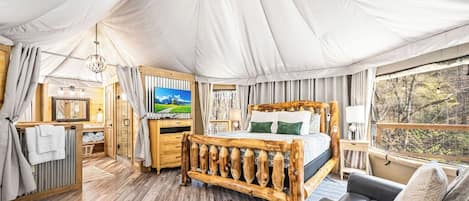 2 bedrooms, desk, free WiFi, bed sheets
