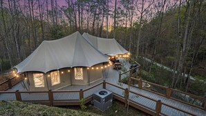 Terrace/patio - Foxfire Tent (Bryson City)