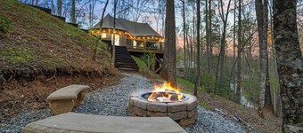 Romantic Luxury safari tent, Deep Creek-Smoky Mountains NP, Hot Tub & Firepit