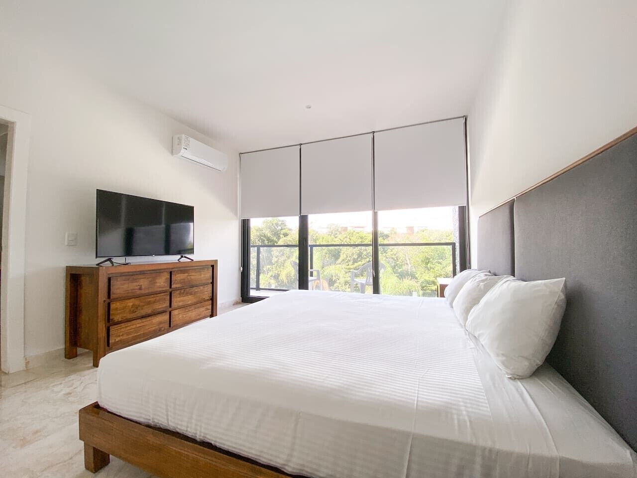 2 chambres, bureau, fer et planche à repasser, accès au Wi-Fi (inclus)