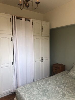 4 bedrooms, WiFi - Maison Provençale Accès Direct à la Rivière ! (Le Thoronet)