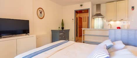 1 bedroom, Internet