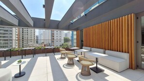 Tempat makan outdoor