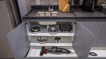 Apartamento | Cozinha privada | Cafeteira/chaleira, geladeira, micro-ondas, liquidificador
