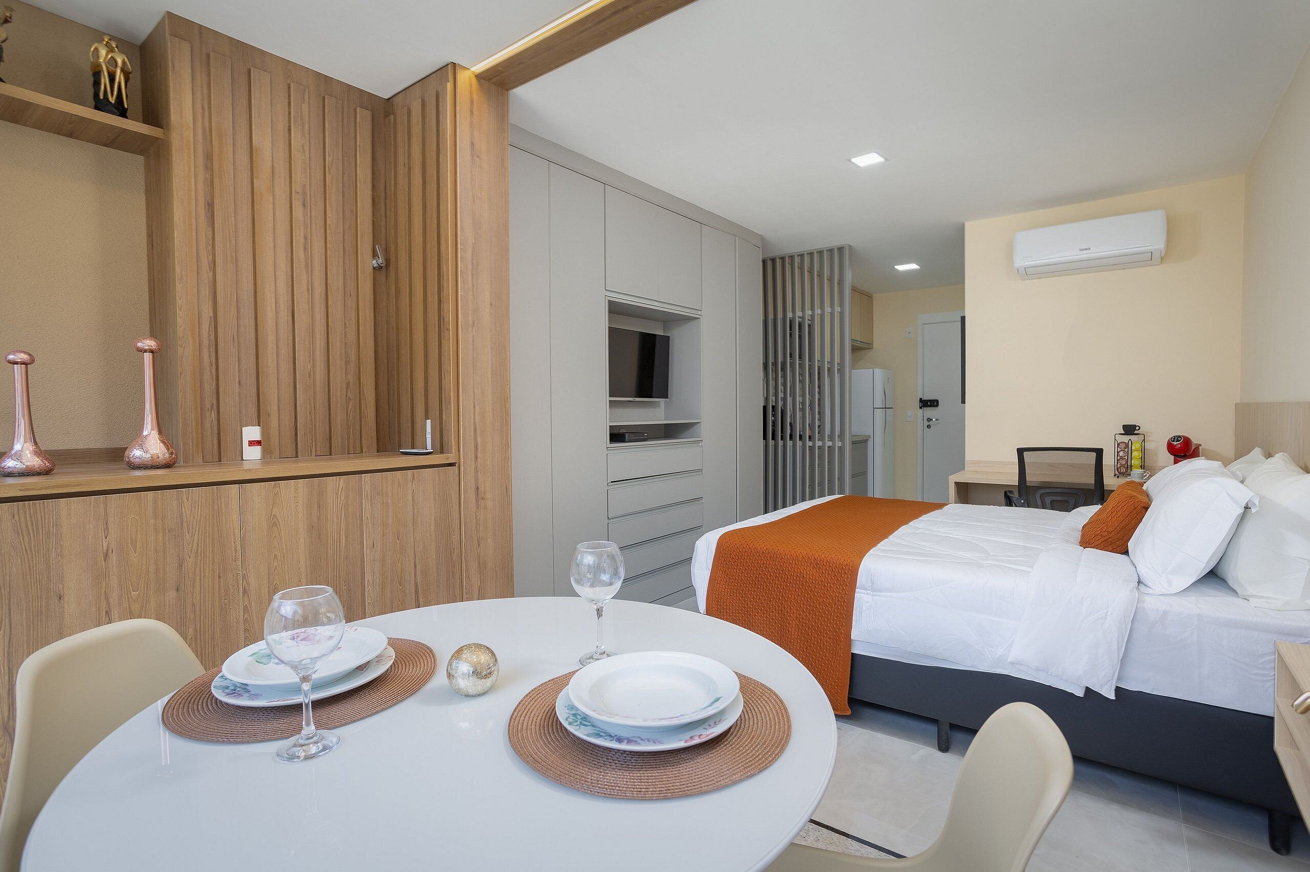 1 habitación, decoración personalizada y muebles diferentes 