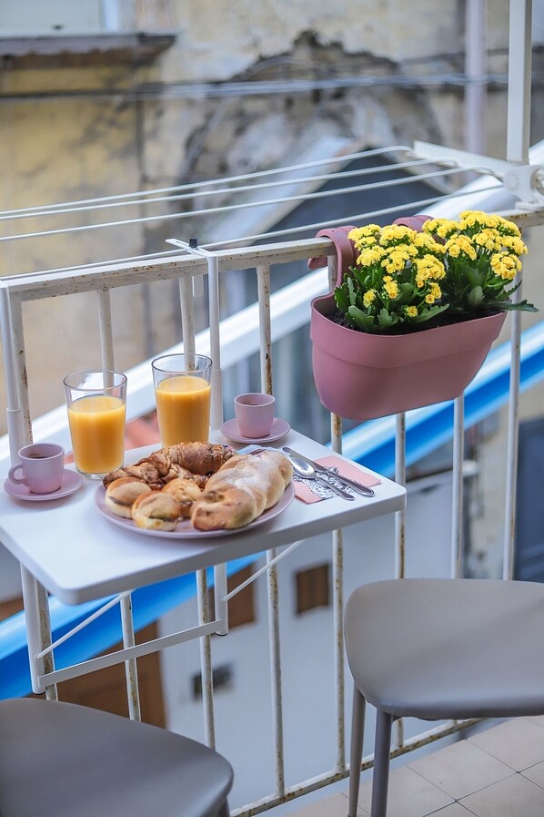 تناول الطعام بالخارج