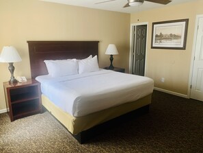 4 dormitoris, planxa i posts de planxar, wifi i roba de llit