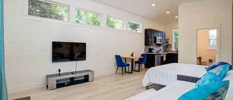 1 habitación, escritorio, wifi gratis y ropa de cama