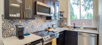 Urban-chic Studio Guesthouse in a quiet neighborhood - near Intel and Nike