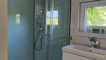 Shower, eco-friendly toiletries, hair dryer