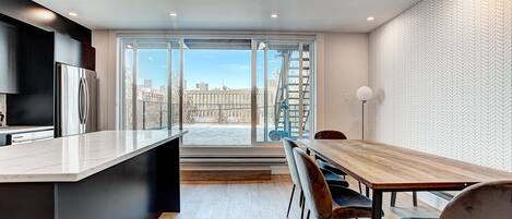 Premium Apartment | Living area | 30-inch LCD TV with digital channels, TV