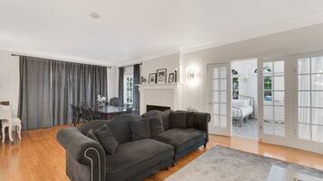 7 Bedroom Home | Living area | 32-inch LCD TV with digital channels, TV, Netflix