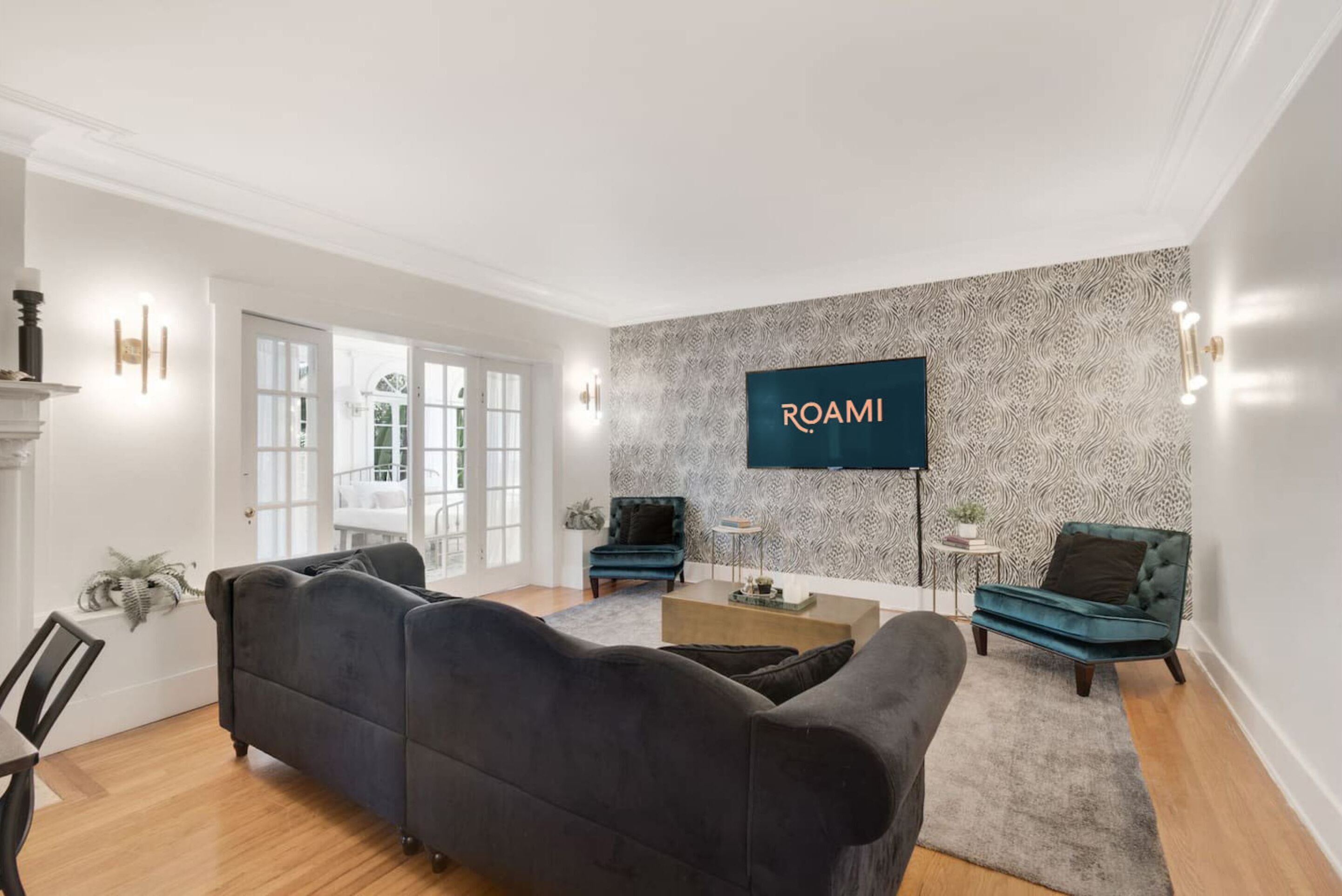 7 Bedroom Home | Living area | 32-inch LCD TV with digital channels, TV, Netflix