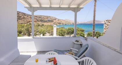 Nemelo Beach House in Panormos