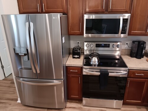 Paradise Village home in perfect golfing and recreation center location. 