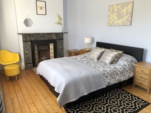 5 bedrooms, iron/ironing board, WiFi, bed sheets - Charming and spacious Victorian townhouse (Harrogate)