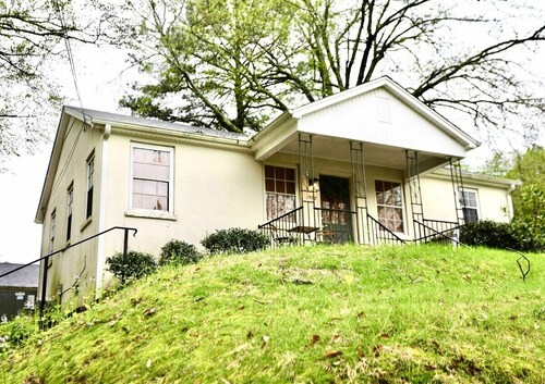 The Ann, 2BR Home by Velvet Ditch Villas