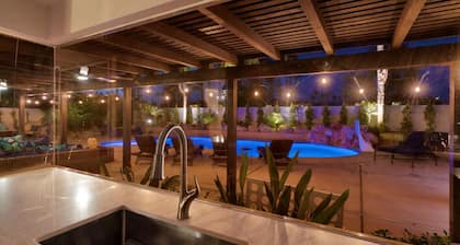 10 Bd/walk 2 shuttle 4 Stagecoach/Ask-Deals/Games