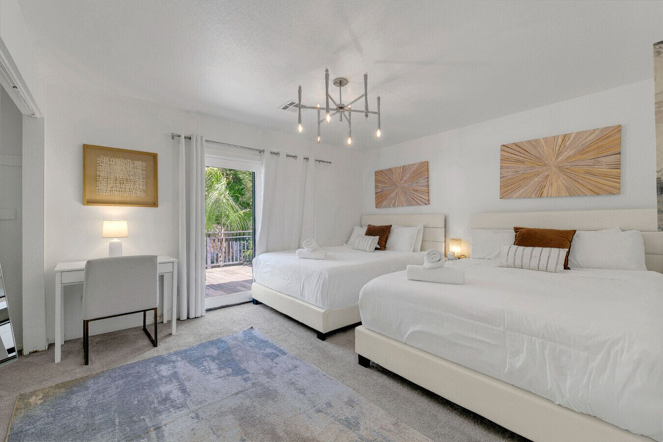 5 bedrooms, desk, iron/ironing board, travel crib