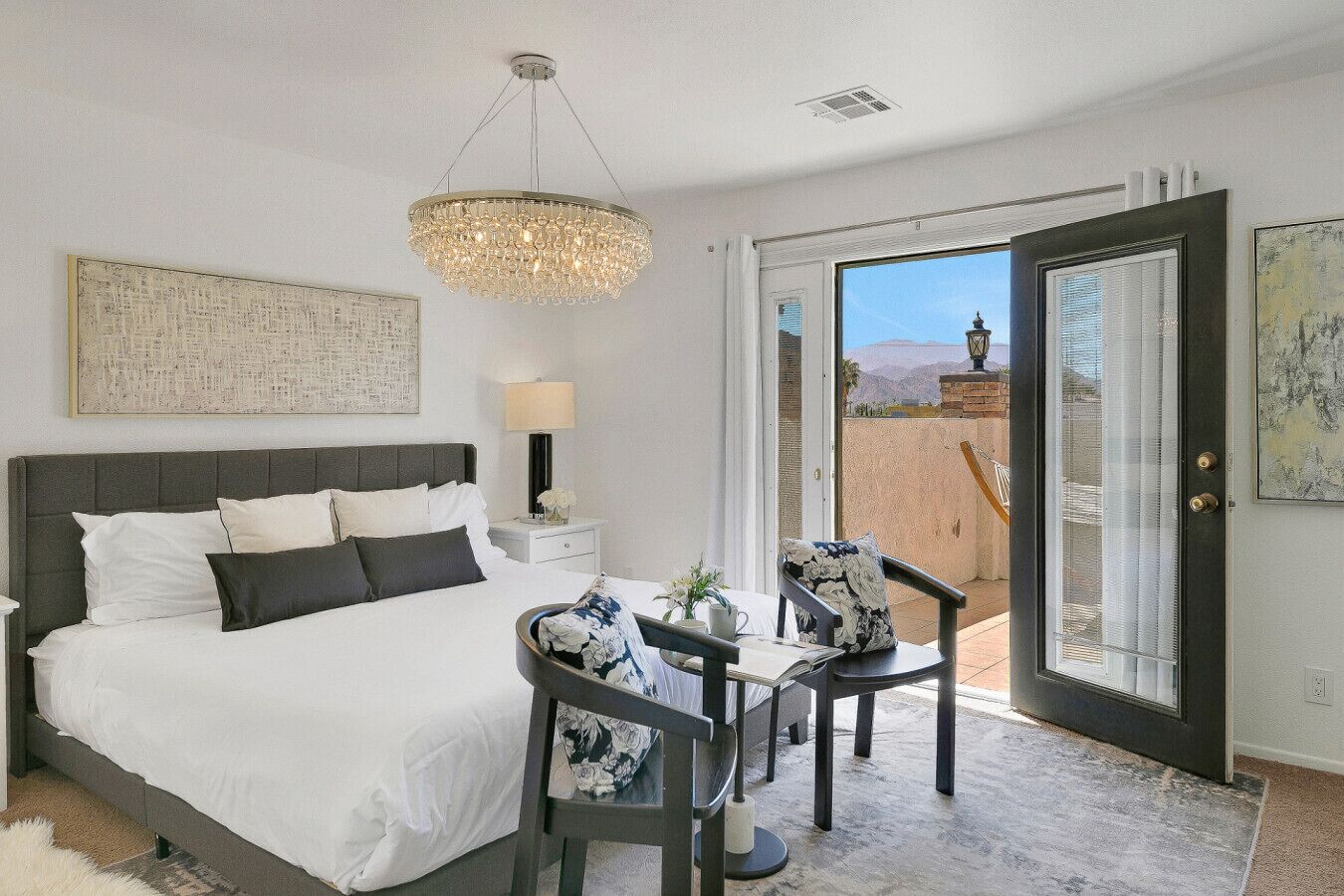 5 makuuhuonetta, työpöytä, silitysrauta/-lauta, Wi-Fi