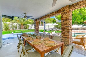 Outdoor dining - Basketball-Pool-Spa-BBQ-Gameroom-Golf-Central (Bermuda Dunes)