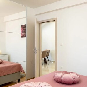 2 sovrum, strykjärn/strykbräda, internet och sängkläder