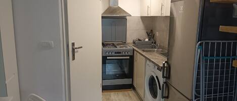 Fridge, oven, stovetop, toaster