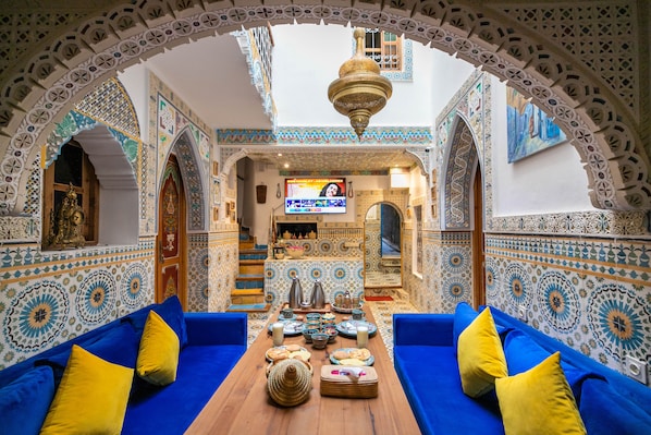 Free daily full breakfast - Riad Moroccan Style (Fes)