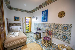 Design Triple Room | Individually decorated, free WiFi - Riad Moroccan Style  (Fes)