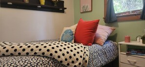 2 bedrooms, WiFi, bed sheets