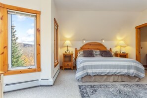 5 bedrooms, iron/ironing board, WiFi, bed sheets