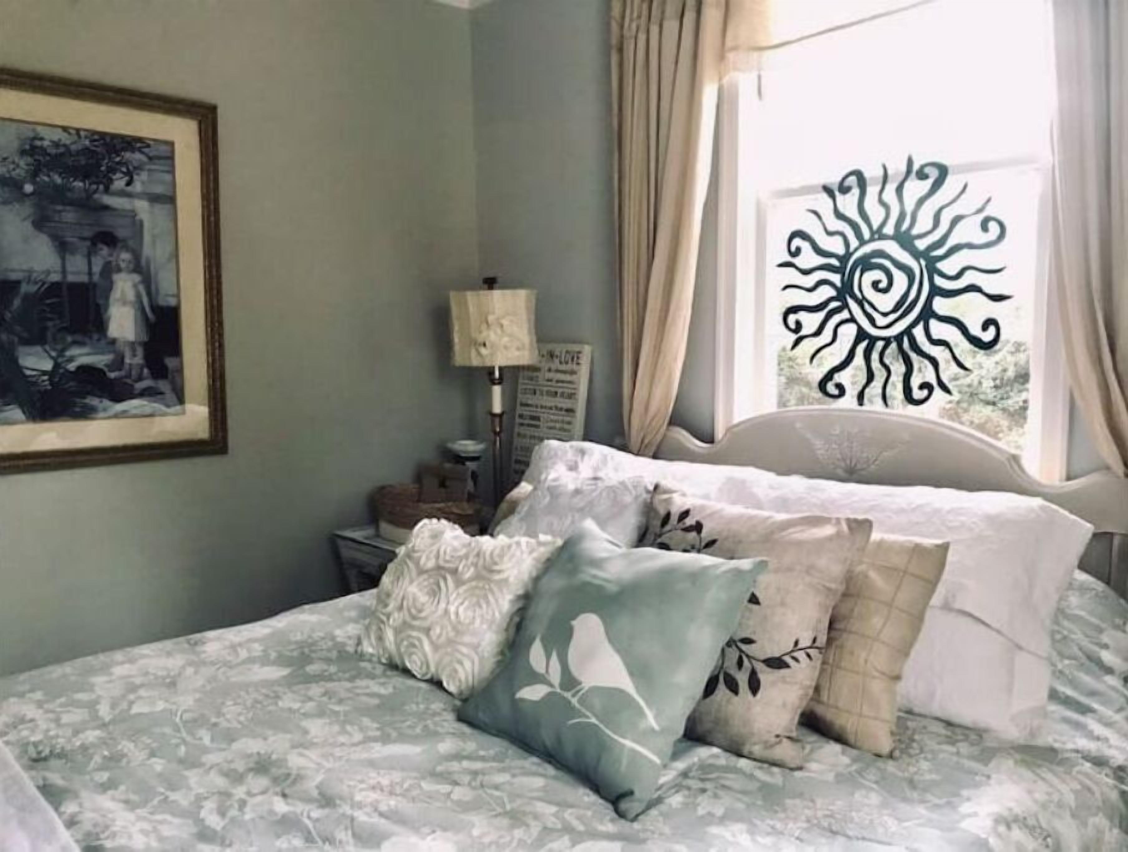 2 bedrooms, desk, iron/ironing board, free WiFi