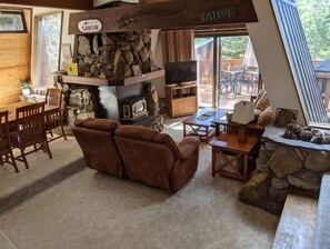 Televisión y reproductor de DVD 