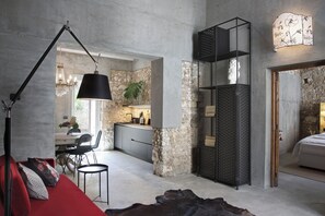 TV - Isonzo Suites (Syracuse)