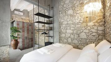 Habitación exclusiva | 1 habitación, caja de seguridad en la habitación y insonorización