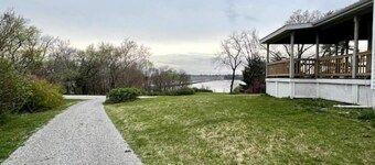 Riverview Orchard 1: Mississippi River & Dam View