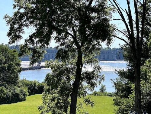Riverview Orchard 1: Mississippi River & Dam View