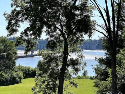 Riverview Orchard 1: Mississippi River & Dam View