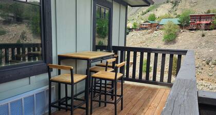 On the banks of the Yellowstone River, 3 blocks from the North Entrance of YNP