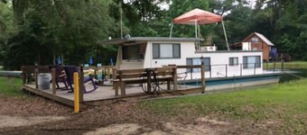 A Shore Bet 36' Vintage Houseboat.
