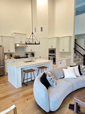 Televisie en een open haard