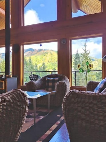 Edelweiss Local Escape - Sasquatch Mountain Resort