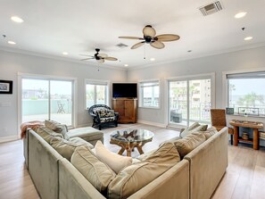 Smart TV, DVD player, books