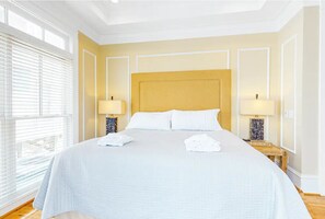 4 bedrooms, WiFi, bed sheets