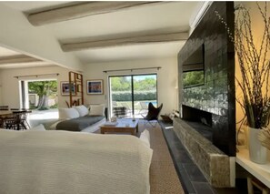 6 chambres, fer et planche à repasser, lit parapluie, Wi-Fi